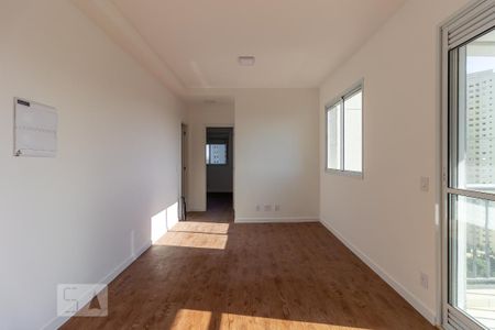 Sala de apartamento para alugar com 2 quartos, 51m² em Jardim Tupanci, Barueri