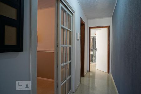 Corredor dormitorios de casa à venda com 2 quartos, 96m² em Olaria, Canoas