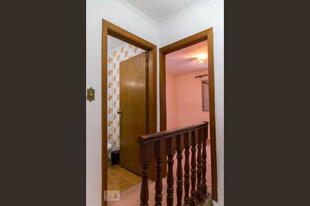 Casa à venda com 90m², 2 quartos e 1 vagaEscada