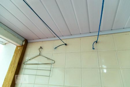 Casa à venda com 90m², 2 quartos e 1 vagaÁrea de serviço - Varal