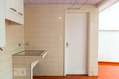 Casa à venda com 90m², 2 quartos e 1 vagaÁrea de serviço