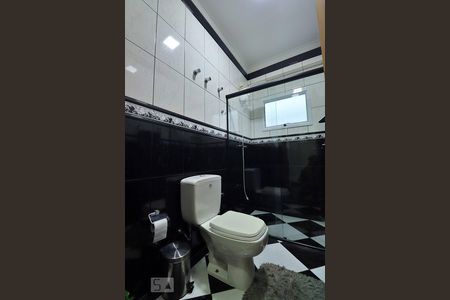 Casa para alugar com 296m², 5 quartos e 4 vagasBanheiro Social 2