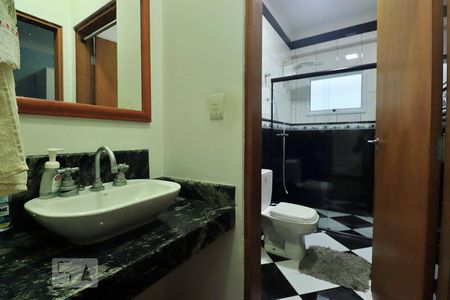 Casa para alugar com 296m², 5 quartos e 4 vagasBanheiro Social 2