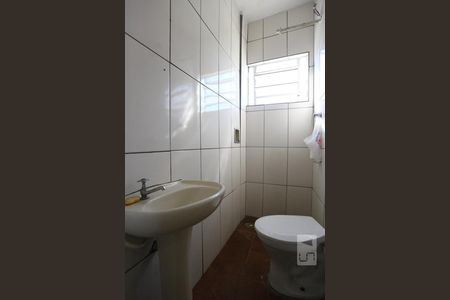 Banheiro de casa para alugar com 1 quarto, 20m² em Mutinga, Osasco