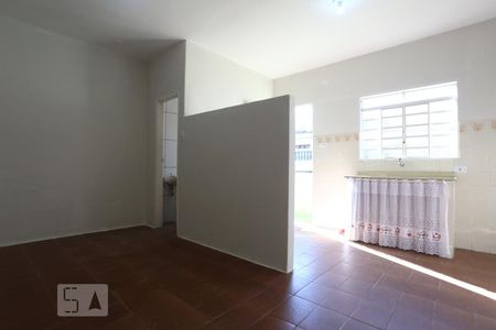 Quarto de casa para alugar com 1 quarto, 20m² em Mutinga, Osasco