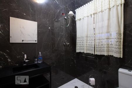 Casa à venda com 300m², 3 quartos e 4 vagas Casa à venda com 300m², 3 quartos e 4 vagasBanheiro