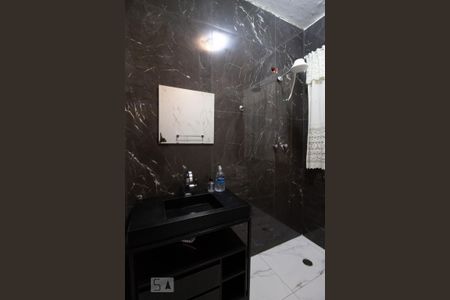 Casa à venda com 300m², 3 quartos e 4 vagas Casa à venda com 300m², 3 quartos e 4 vagasBanheiro