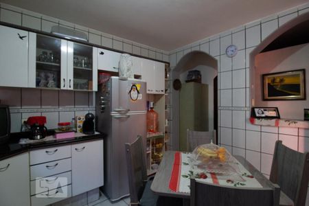 Casa à venda com 300m², 3 quartos e 4 vagas Casa à venda com 300m², 3 quartos e 4 vagasCozinha