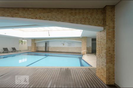 Apartamento para alugar com 105m², 2 quartos e 2 vagasÁrea comum - Piscina