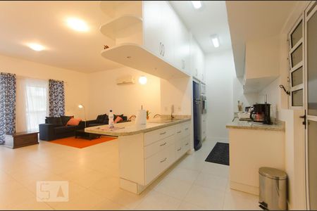 Apartamento para alugar com 105m², 2 quartos e 2 vagasCozinha
