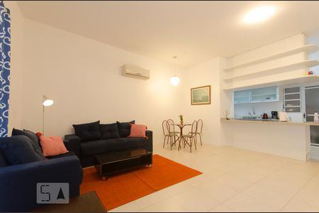 Sala de apartamento para alugar com 2 quartos, 105m² em Santinho, Florianópolis