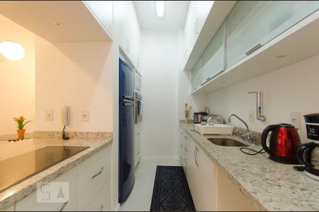 Apartamento para alugar com 105m², 2 quartos e 2 vagasCozinha