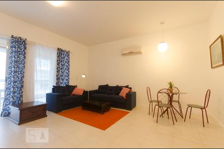 Sala de apartamento para alugar com 2 quartos, 105m² em Santinho, Florianópolis