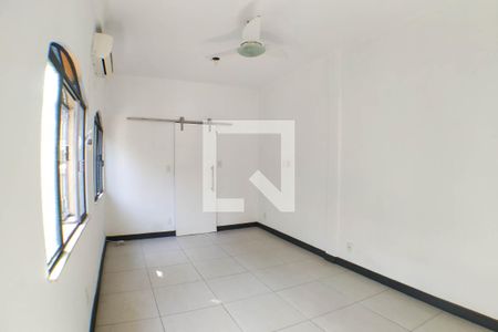 Sala de casa para alugar com 1 quarto, 50m² em São Francisco, Niterói
