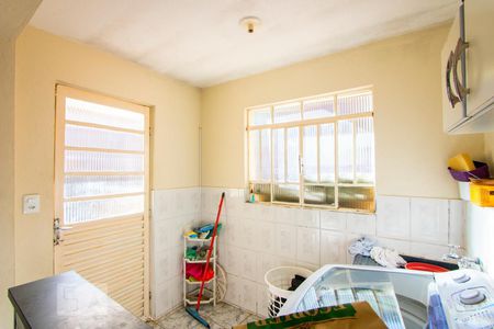 Casa para alugar com 140m², 2 quartos e 1 vagaÁrea de serviço