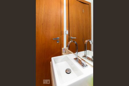 Casa à venda com 135m², 3 quartos e 2 vagas Casa à venda com 135m², 3 quartos e 2 vagasLavabo