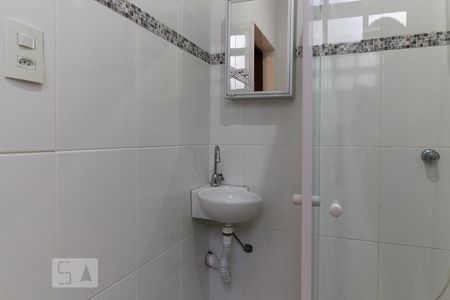 Banheiro de kitnet/studio para alugar com 1 quarto, 33m² em Santo Amaro, São Paulo