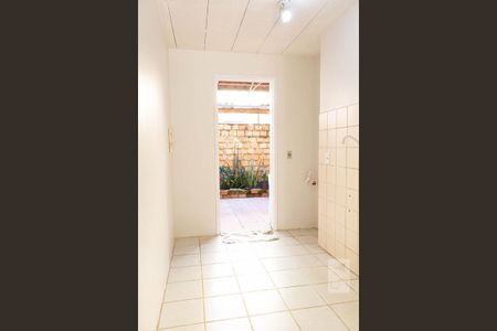 Cozinha de casa de condomínio para alugar com 2 quartos, 68m² em Vila Nova, Porto Alegre