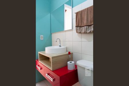 Casa de condomínio para alugar com 68m², 2 quartos e 1 vaga Casa de condomínio para alugar com 68m², 2 quartos e 1 vagaBanheiro