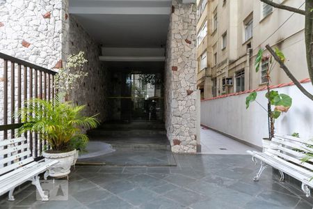 Apartamento para alugar com 35m², 2 quartos e 1 vaga Apartamento para alugar com 35m², 2 quartos e 1 vagaEntrada