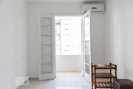 Quarto de apartamento para alugar com 2 quartos, 35m² em Boqueirão, Santos