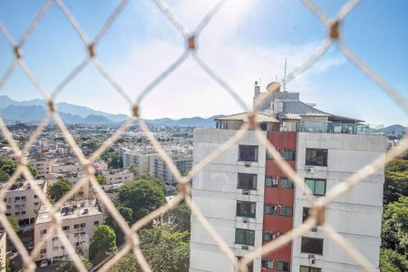 Apartamento à venda com 177m², 4 quartos e 1 vaga Apartamento à venda com 177m², 4 quartos e 1 vagaVista da Cozinha e Área de Serviço