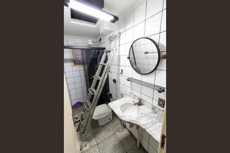 Casa à venda com 245m², 6 quartos e 3 vagasEdícula - Banheiro 3