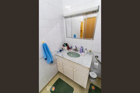 Casa à venda com 245m², 6 quartos e 3 vagasBanheiro 1