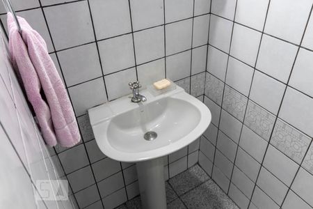 Casa à venda com 245m², 6 quartos e 3 vagasBanheiro 2