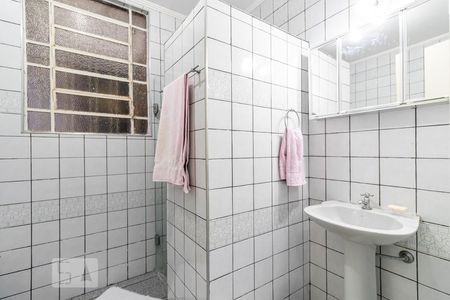 Casa à venda com 245m², 6 quartos e 3 vagasBanheiro 2