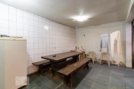 Casa à venda com 245m², 6 quartos e 3 vagasFundos