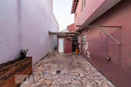 Casa à venda com 245m², 6 quartos e 3 vagasFundos