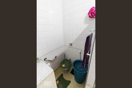 Casa à venda com 245m², 6 quartos e 3 vagasBanheiro 1