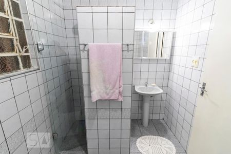 Casa à venda com 245m², 6 quartos e 3 vagasBanheiro 2