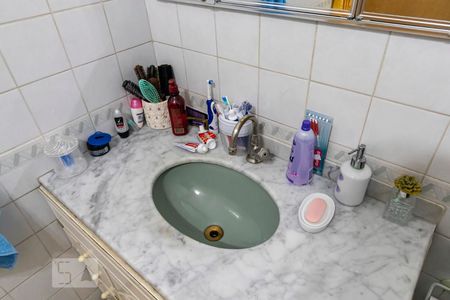 Casa à venda com 245m², 6 quartos e 3 vagasBanheiro 1