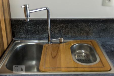Cozinha de kitnet/studio para alugar com 1 quarto, 26m² em Indianópolis, São Paulo