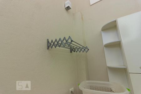 Casa de condomínio para alugar com 380m², 4 quartos e 5 vagasÁrea de Serviço