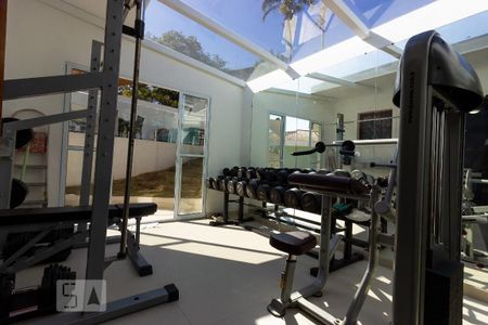 Casa de condomínio para alugar com 380m², 4 quartos e 5 vagasAcademia 