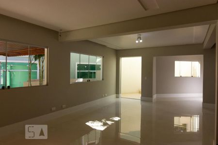 Casa de condomínio para alugar com 380m², 4 quartos e 5 vagasSala 1