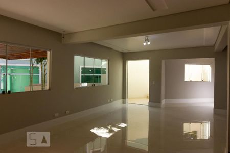Sala 1 de casa de condomínio para alugar com 4 quartos, 380m² em São Paulo Ii, Cotia