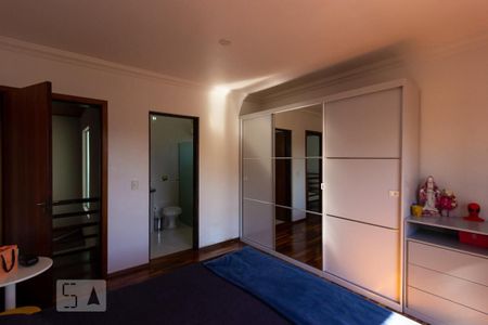 Casa de condomínio para alugar com 380m², 4 quartos e 5 vagasSuite 1