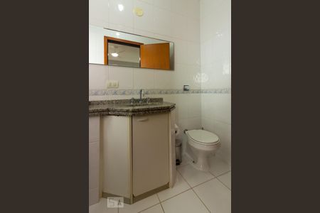 Casa de condomínio para alugar com 380m², 4 quartos e 5 vagasBanheiro Suite 3