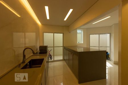 Casa de condomínio para alugar com 380m², 4 quartos e 5 vagasCozinha