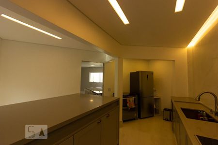 Casa de condomínio para alugar com 380m², 4 quartos e 5 vagasCozinha
