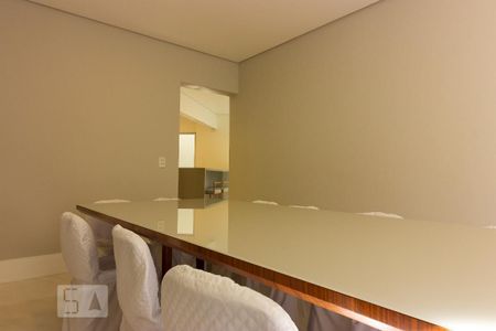Casa de condomínio para alugar com 380m², 4 quartos e 5 vagasSala de Jantar