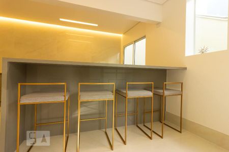 Casa de condomínio para alugar com 380m², 4 quartos e 5 vagasDetalhe - Cozinha 