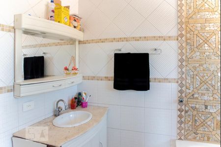 Casa à venda com 186m², 3 quartos e 3 vagasBanheiro da Suíte 1