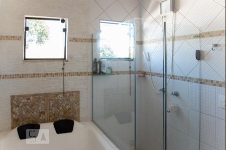 Casa à venda com 186m², 3 quartos e 3 vagasBanheiro da Suíte 1