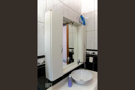 Casa à venda com 186m², 3 quartos e 3 vagasBanheiro da Suíte 2