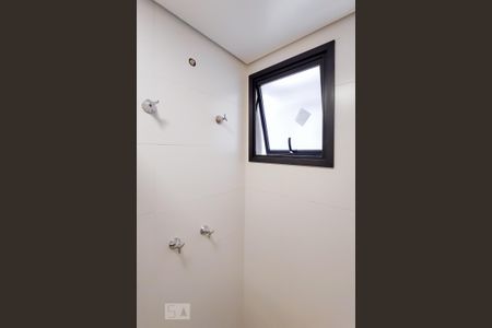 Banheiro Social de apartamento para alugar com 1 quarto, 45m² em Santo Amaro, São Paulo